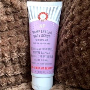 🔮 FIRST AID BEAUTY BUMP ERASER SCRUB 🔮